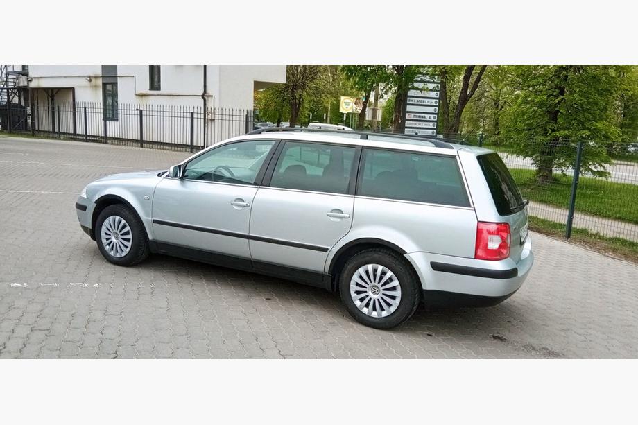 Volkswagen Passat B5 1997–2005 Wielkastverbreders (set van 4, zwart) Foto 9