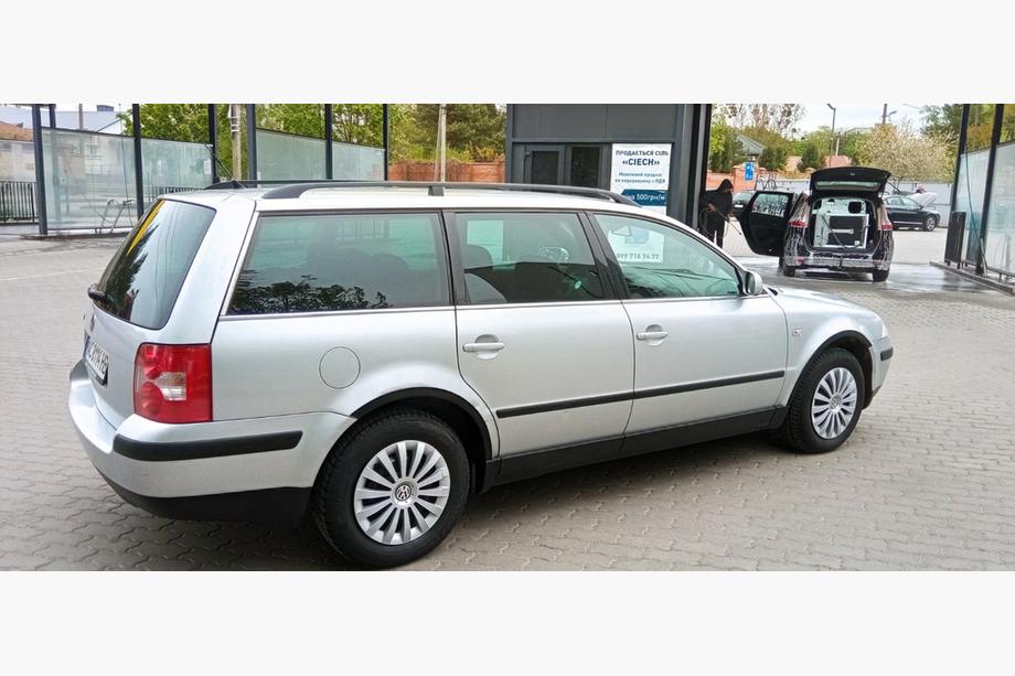 Volkswagen Passat B5 1997–2005 Wielkastverbreders (set van 4, zwart) Foto 12