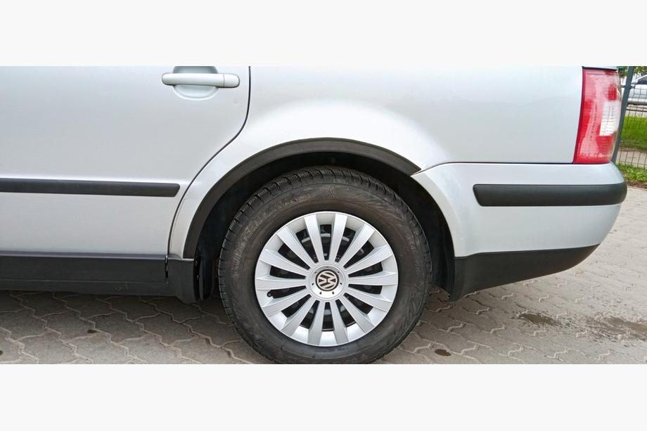 Volkswagen Passat B5 1997–2005 Wielkastverbreders (set van 4, zwart) Foto 6