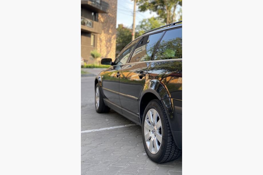Volkswagen Passat B5 1997–2005 Wielkastverbreders (set van 4, zwart) Foto 16