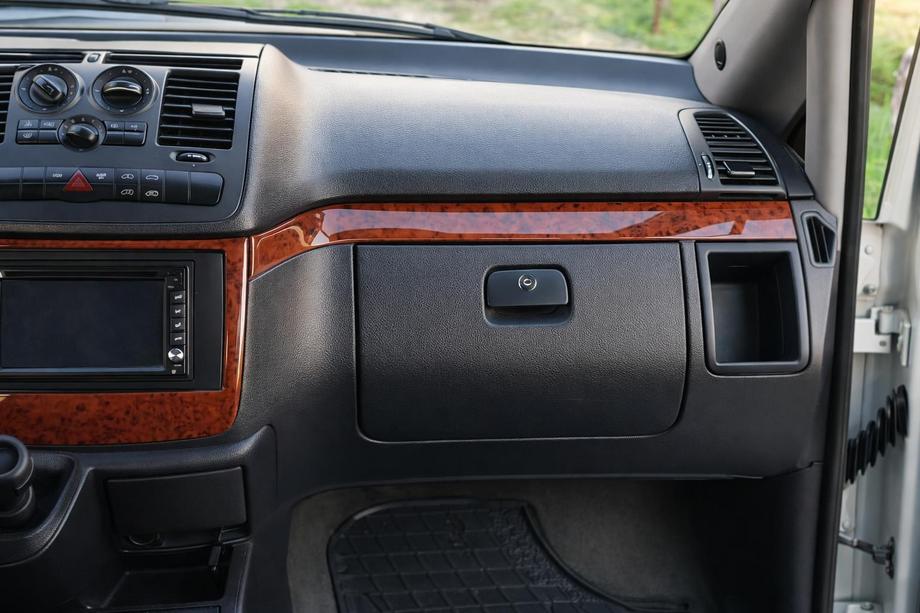 Mercedes Viano 2004–2014 Dashboard sierstrips (Meric, strips) Image