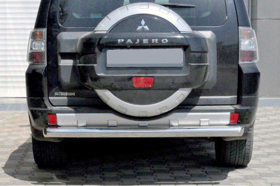 Mitsubishi Pajero Wagon III 1999–2006 Achterbeschermbeugel AK002 (RVS) Image