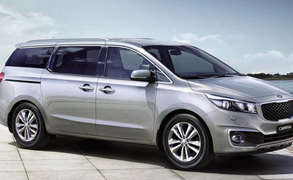 Review van de minivan KIA Carnival Foto 3