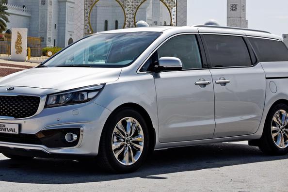 Review van de minivan KIA Carnival