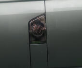 Volkswagen T5 Multivan 2003–2010 Chroom tankklepcover met logo (Carmos) foto 1