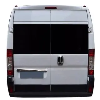 Chromen strip boven kenteken (RVS) foto 2