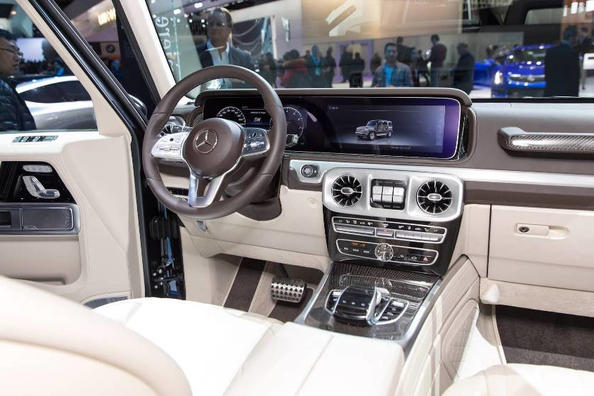 Review van de legendarische Mercedes-Benz G-Class SUV van de nieuwe generatie Foto 7