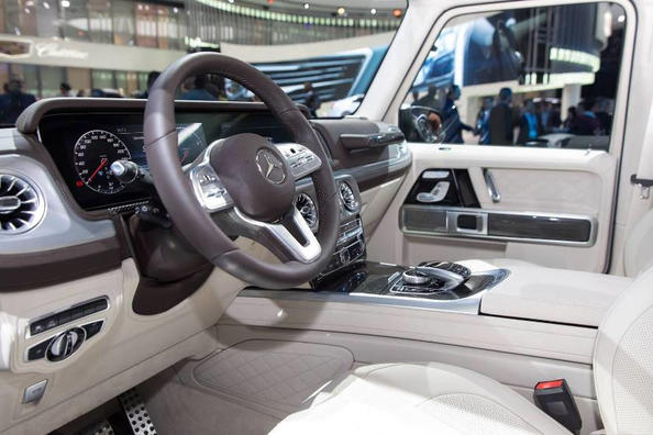 Review van de legendarische Mercedes-Benz G-Class SUV van de nieuwe generatie Foto 6