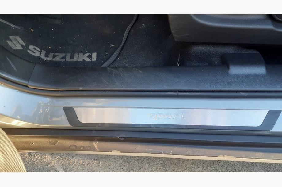 Suzuki SX4 2006–2013 Instaplijsten (set van 4) Image