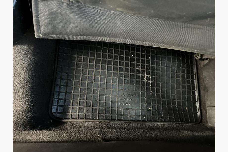 Chevrolet Aveo T200 2002–2008 Rubberen vloermattenset (4 stuks, Polytep) Foto 5