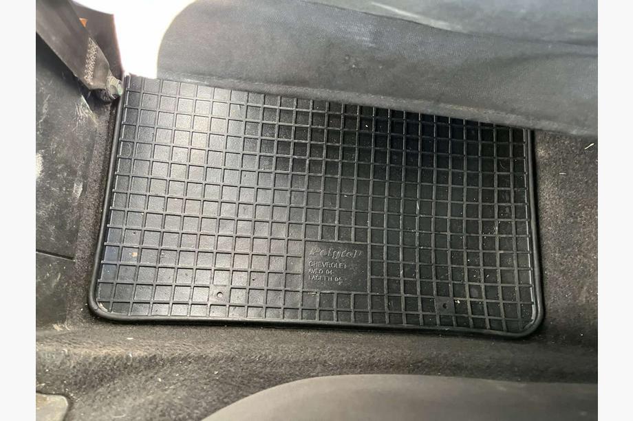 Chevrolet Aveo T200 2002–2008 Rubberen vloermattenset (4 stuks, Polytep) Foto 4