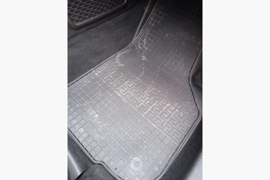 Skoda Superb 2009–2015 Rubberen vloermattenset (4 stuks, Polytep) Foto 3