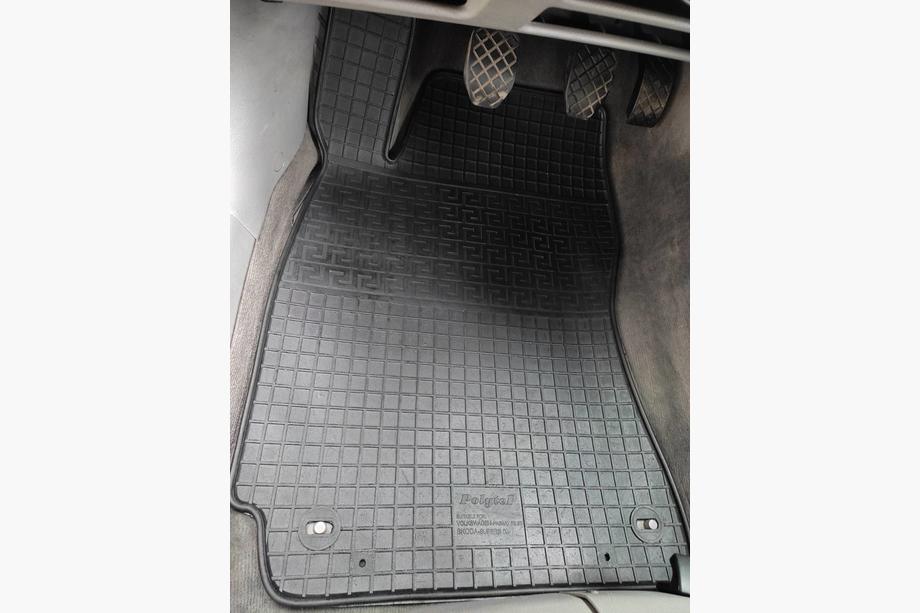 Volkswagen Passat B5 1997–2005 Rubberen vloermattenset (4 stuks, Polytep) Image