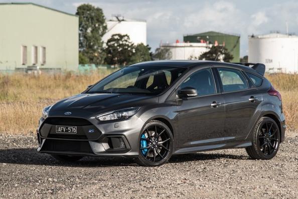 Review van de sportieve versie van de Ford Focus RS-hatchback