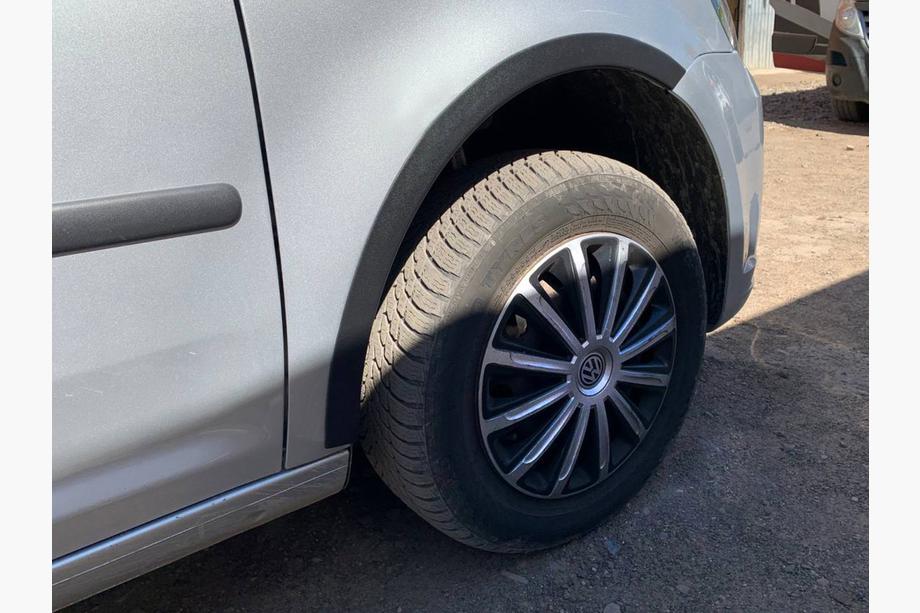 Volkswagen Caddy 2010–2015 Wielkastlijsten (mat zwart) Korte wielbasis, 2 zijdelen (metaal) Foto 8