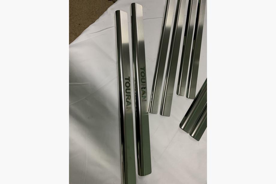 Volkswagen Touran 2003–2010 Nataniko RVS dorpellijsten (set van 4) Standaard - Lohmann-tape, 0,5 mm Foto 4