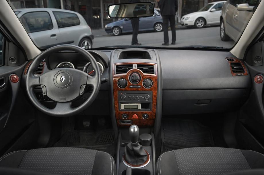 Renault Megane II 2004–2009 Dashboard sierlijsten 17-delige set (Meric, Turkije) Carbonlook Image