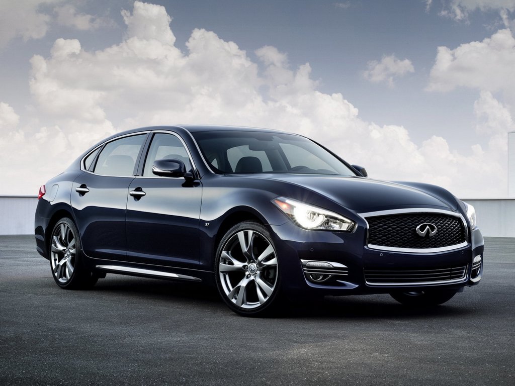 Infiniti Q70 zakenklasse sedan
