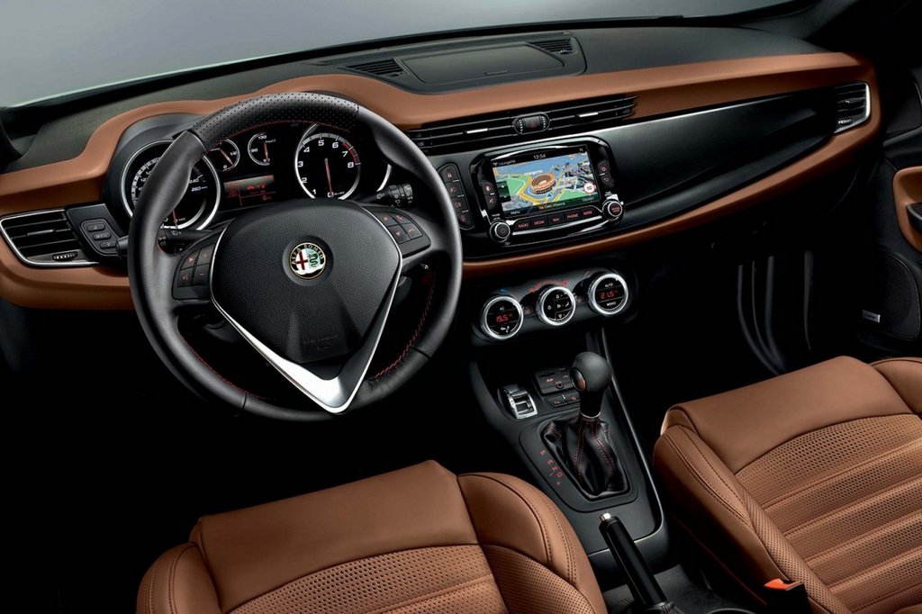 Review van de vijfdeurs hatchback Alfa Romeo Giulietta