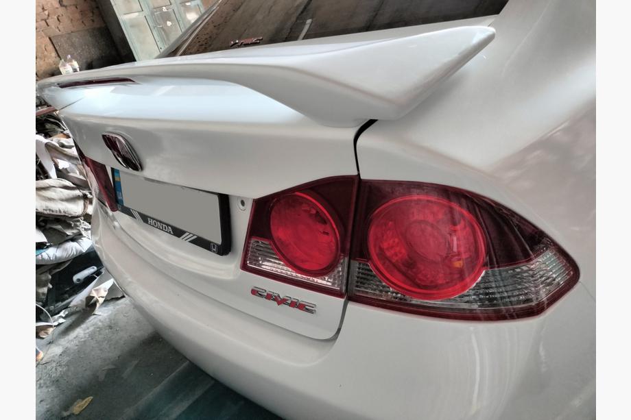 Honda Civic Sedan VIII 2006–2011 Spoiler Isikli (spuitklaar) Foto 5