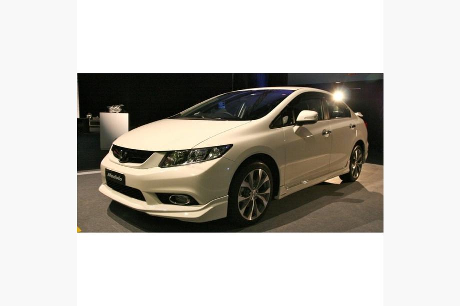 Honda Civic Sedan IX 2011–2016 Voorbumperlip (spuitklaar) Image