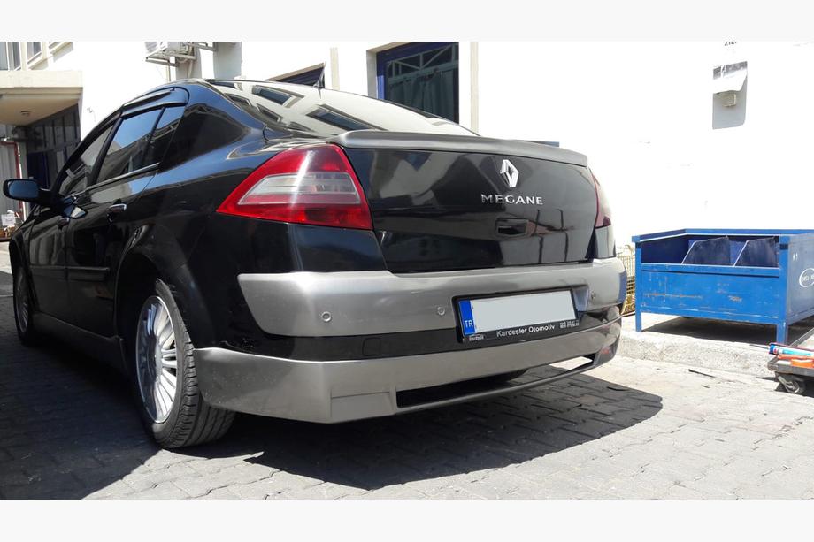 Renault Megane II 2004–2009 Achterbumper diffuser (spuitklaar) Foto 1