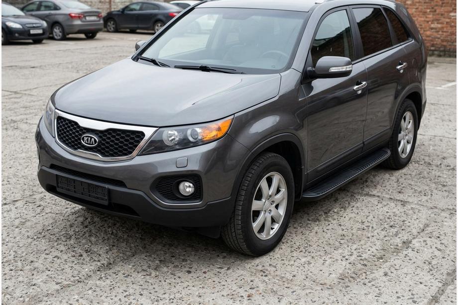Kia Sorento II XM 2009–2014 Side steps Tayga Black (2 stuks, aluminium) Image