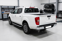 Nissan Navara/NP300 2016– Side steps Tayga Grey (2 st., aluminium) foto 1