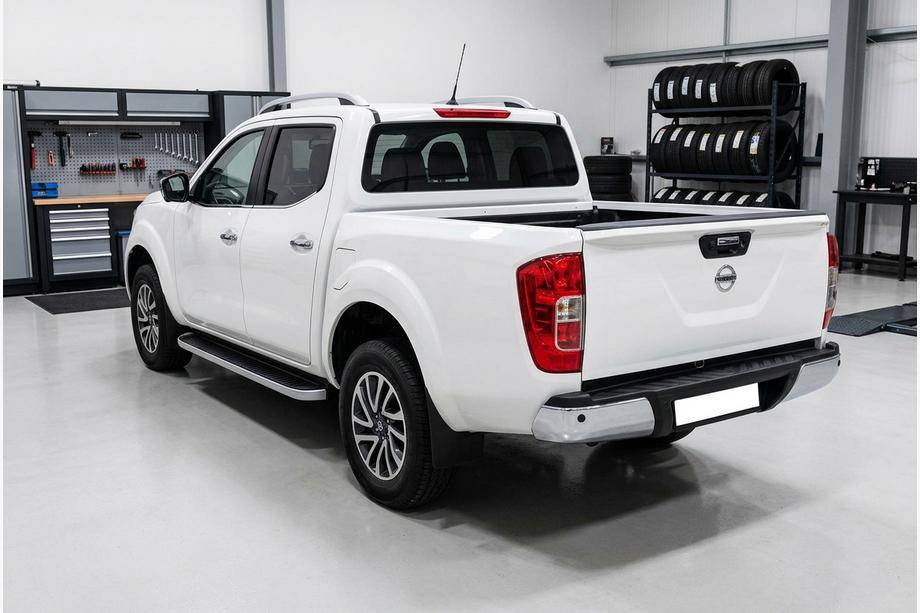 Nissan Navara/NP300 2016– Side steps Tayga Grey (2 st., aluminium) Image