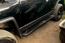 Toyota FJ Cruiser 2006–2022 Side steps Allmond Black (2 st., aluminium) foto 1