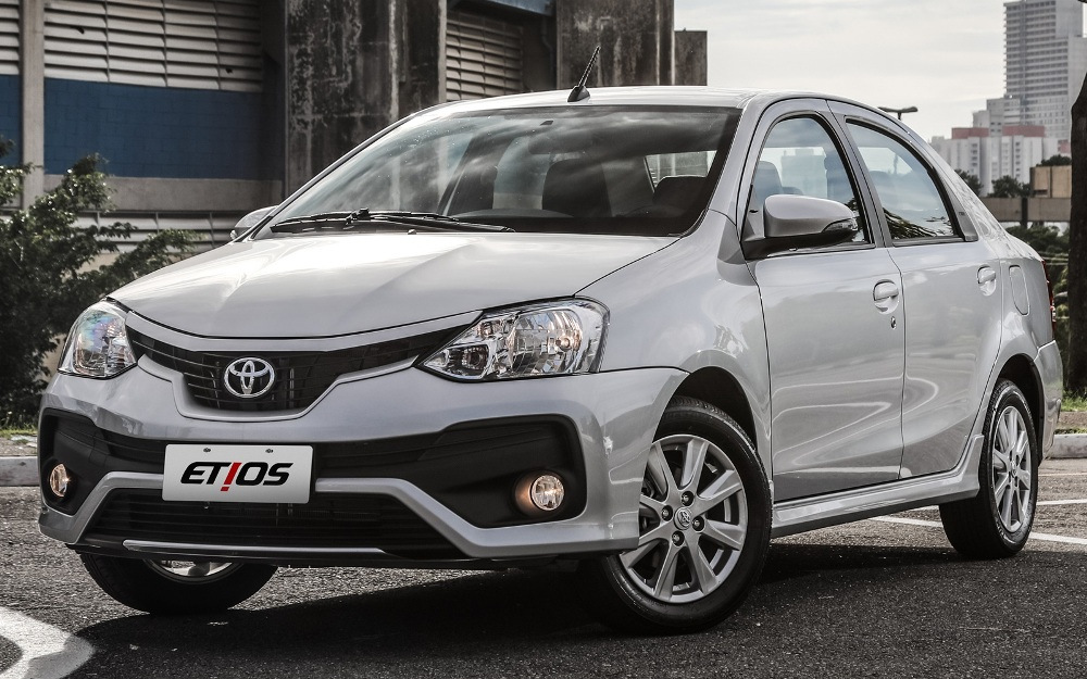 Review van de budgetsedan Toyota Etios