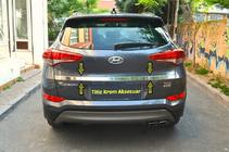Hyundai Tucson TL 2016–2021 RVS sierlijst boven kentekenplaat (2015–2018, boven, breed) foto 2