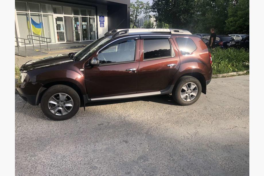 Dacia Duster 2008–2018 Raamwindschermen met chromen sierlijst (set van 4, Niken) Image