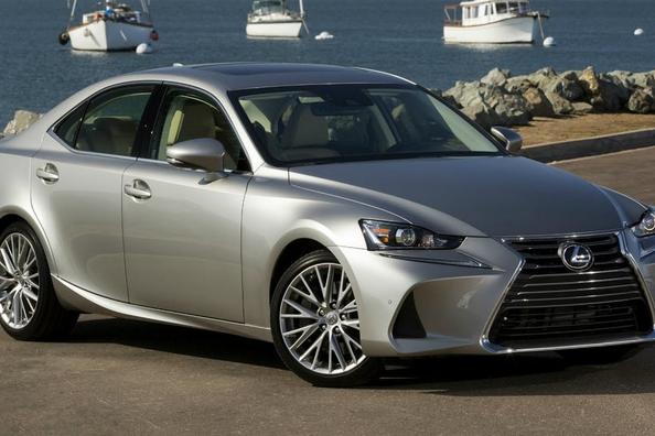 Vernieuwde Lexus IS sedan