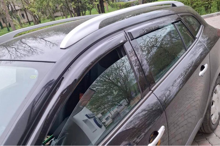 Renault Megane III 2009–2016 Raamdeflectoren SW (4 stuks, HIC) Image