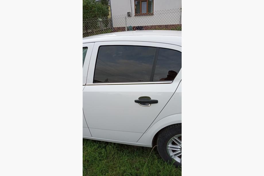 Opel Astra H 2004–2013 Deurhandgreepschalen (4 stuks, RVS) Foto 6