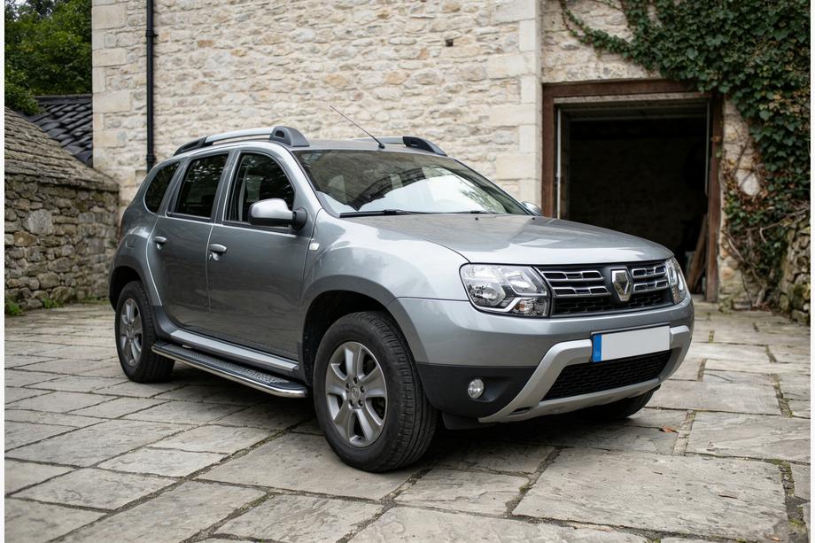Dacia Duster 2008–2018 Zijtreden Maydos V2 (2 st., aluminium/RVS) Image