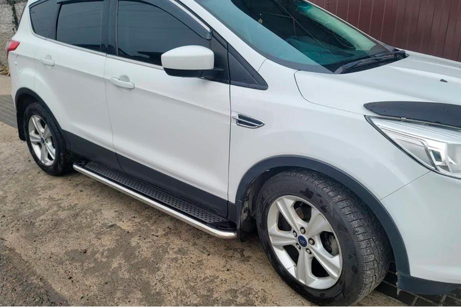 Ford Kuga/Escape 2013–2019 Maydos V2 side steps (2 stuks, aluminium + RVS) Met gespoten deurpanelen Foto 3
