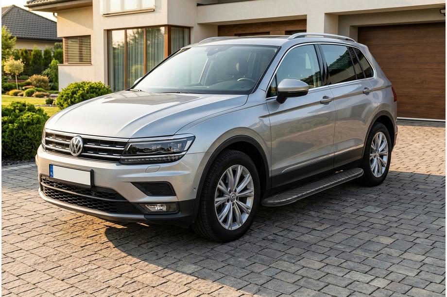 Volkswagen Tiguan 2016–2023 Side steps Bosphore Black (set van 2, aluminium) Image