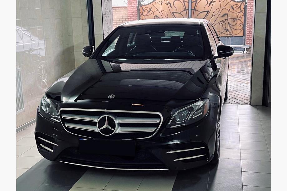Mercedes E-class W213 2016–2023 Zijbeschermlijsten voor voorbumper 2016-2019 (RVS) Image