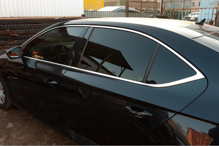 Skoda Superb 2015–2024 Volledige raamomlijsting (RVS) Image