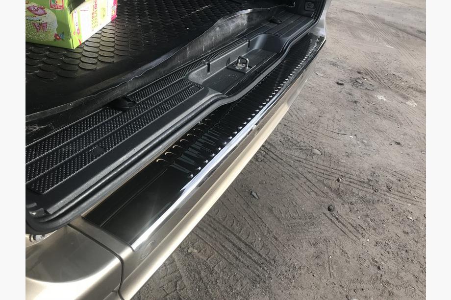 Mercedes Vito W639 2004–2014 Achterbumperbeschermplaat zwart chroom (OmsaLine, staal) Foto 3