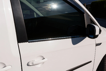 Volkswagen Caddy 2015–2020 Raamomlijsting zwart chroom (2 stuks, RVS) foto 1