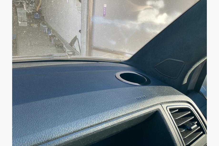 Volkswagen T6 2015–2024 Bekerhouder afdekkap (2 stuks, zwart chroom) Foto 2