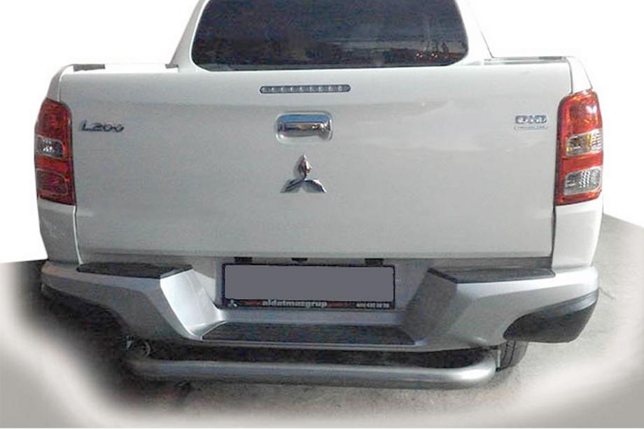 Mitsubishi L200 2015–2024 Achterbumperbescherming AK007 (RVS) Image