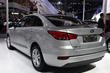 Review van de FAW Besturn B50 sedan van de tweede generatie foto 3
