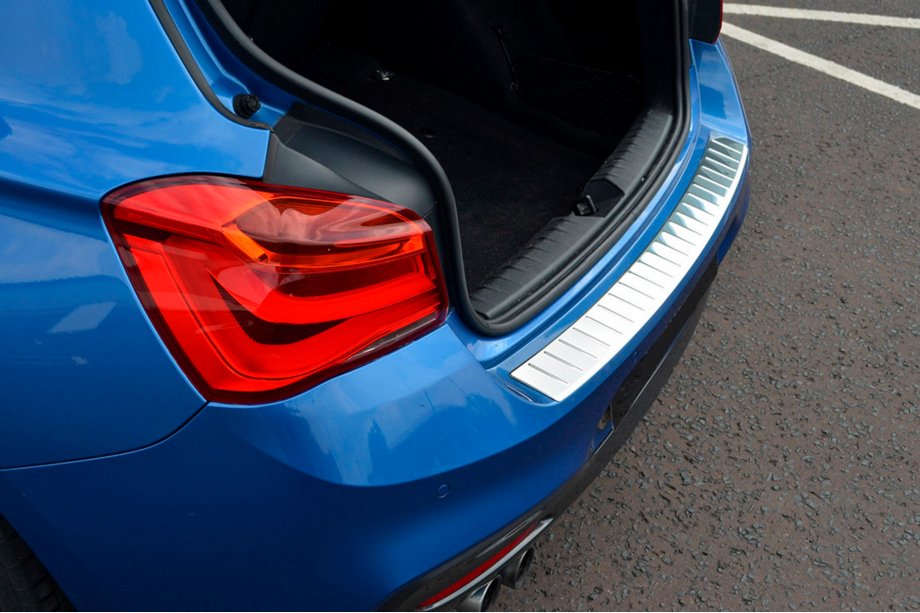 BMW 1 Serie F20/F21 2011–2019 OmsaLine achterbumper beschermlijst (voor F20, RVS) Image