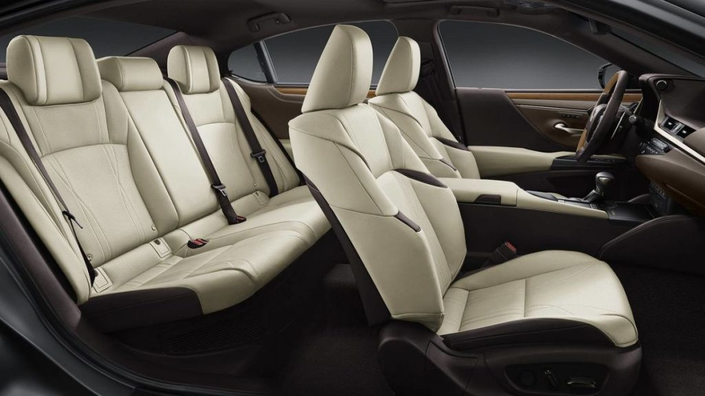 Zevende generatie Lexus ES-sedan