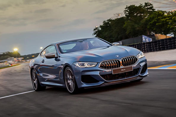 Review van het nieuwe vierwielaangedreven BMW 8-Series Coupé