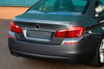 BMW 5 Serie F10/F11 2010–2016 Sierstrip boven kentekenplaat SD (RVS) Carmos - Turks staal foto 2